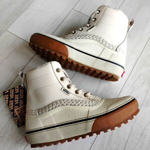 VANS NEW Standard Mid Snow MTE Boots Vintage White